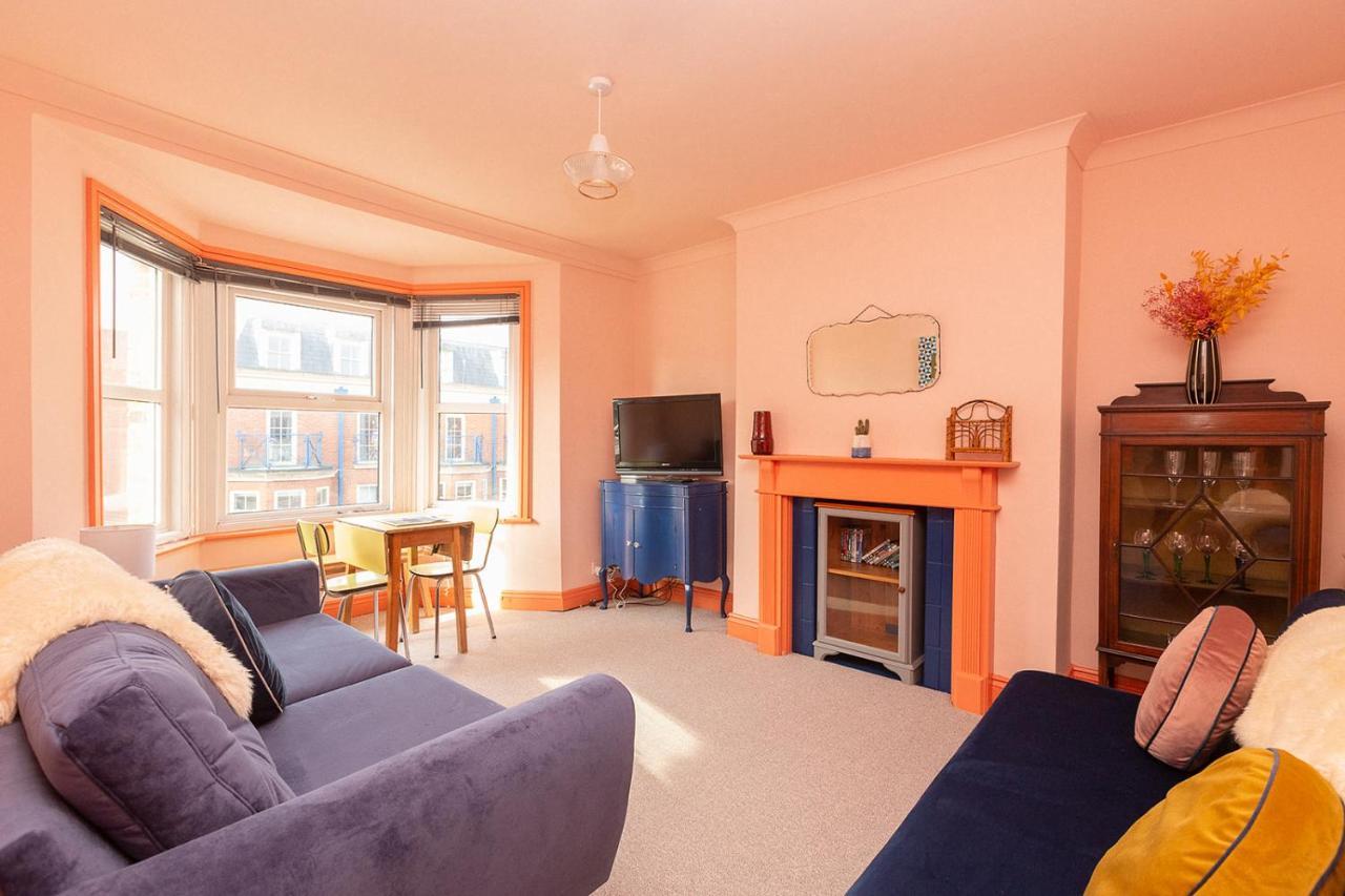 Appartamento Funky Flat In Margate'S Westbrook Bay Esterno foto