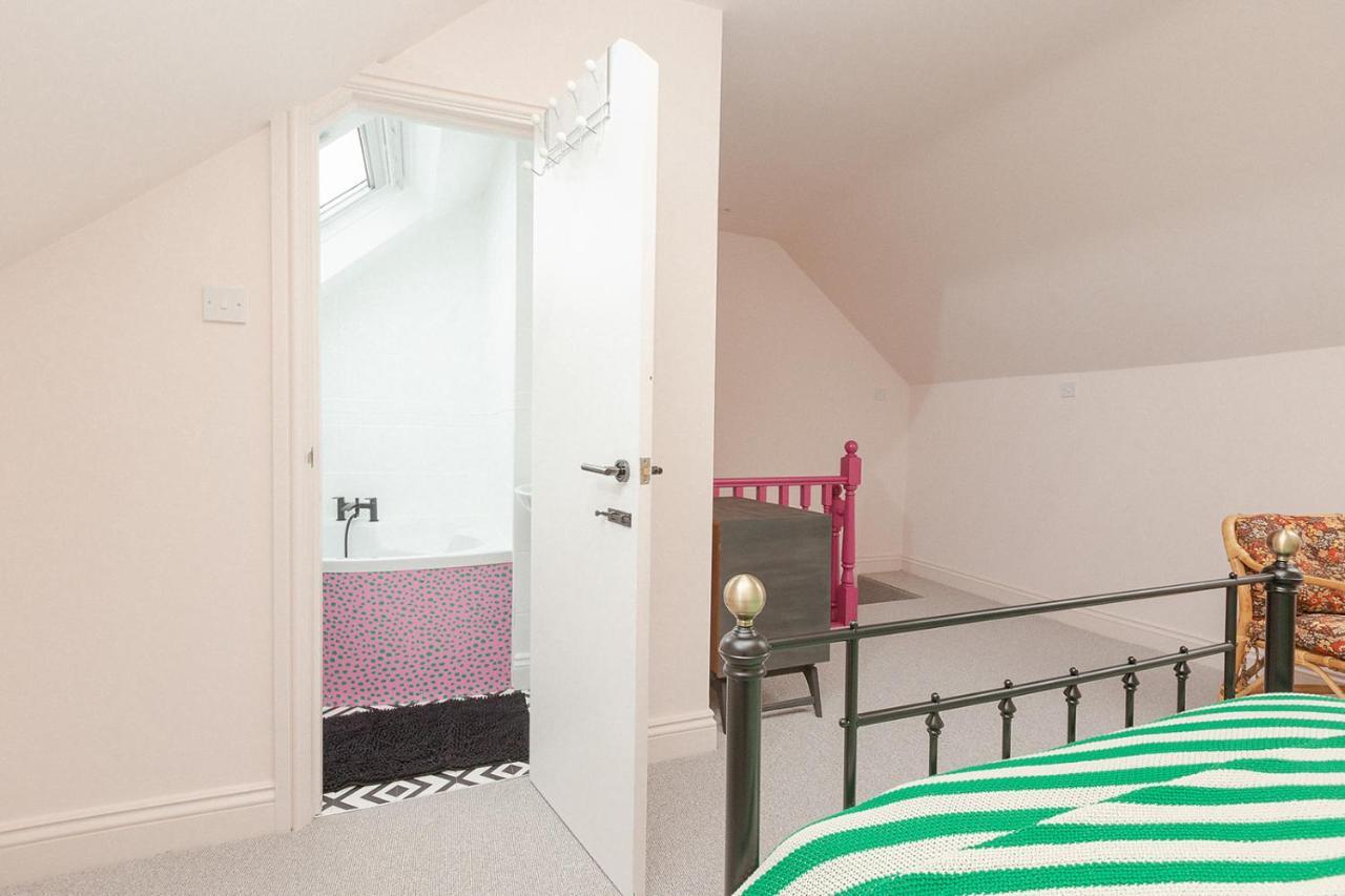 Appartamento Funky Flat In Margate'S Westbrook Bay Esterno foto