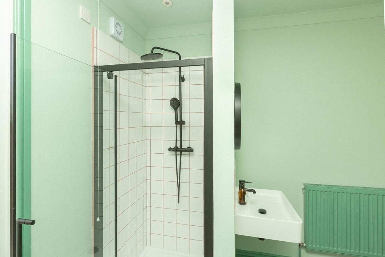 Appartamento Funky Flat In Margate'S Westbrook Bay Esterno foto