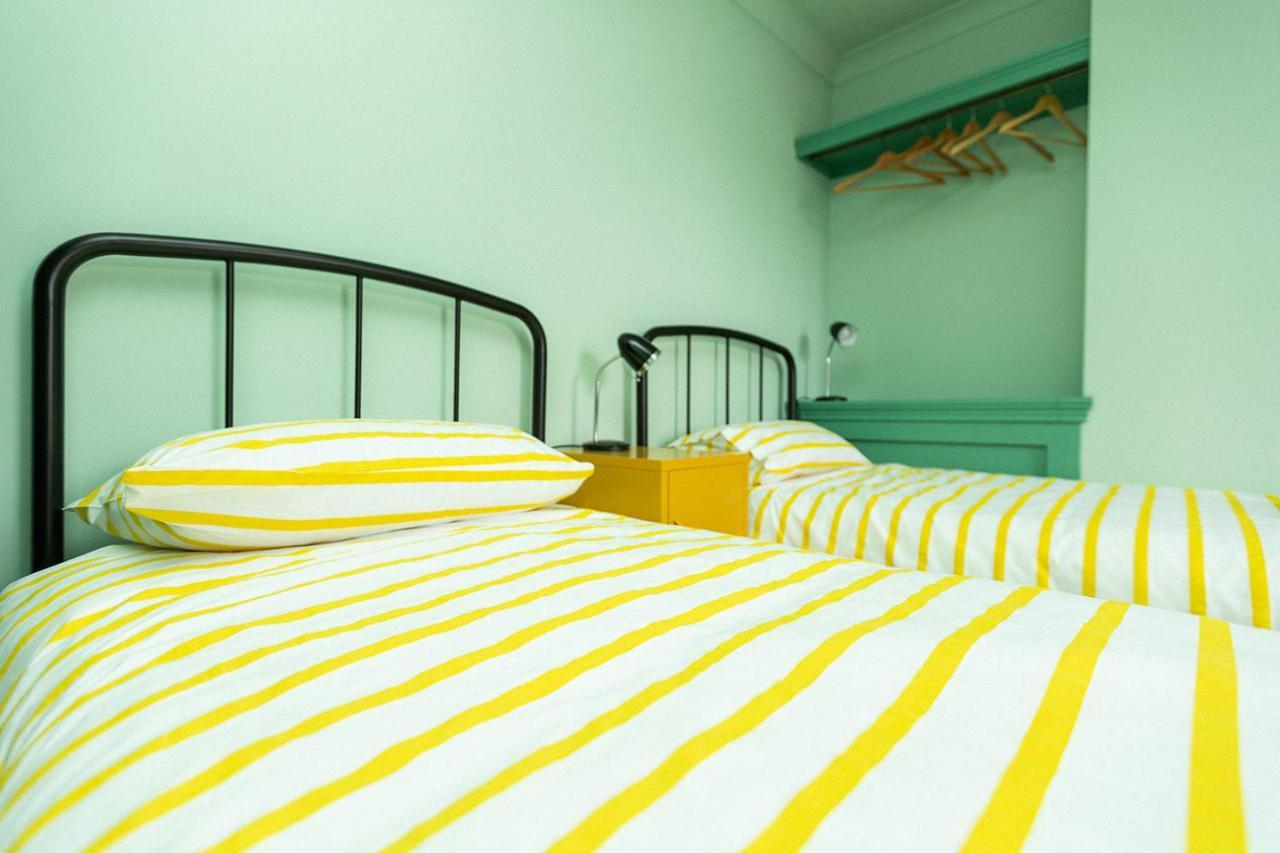 Appartamento Funky Flat In Margate'S Westbrook Bay Esterno foto