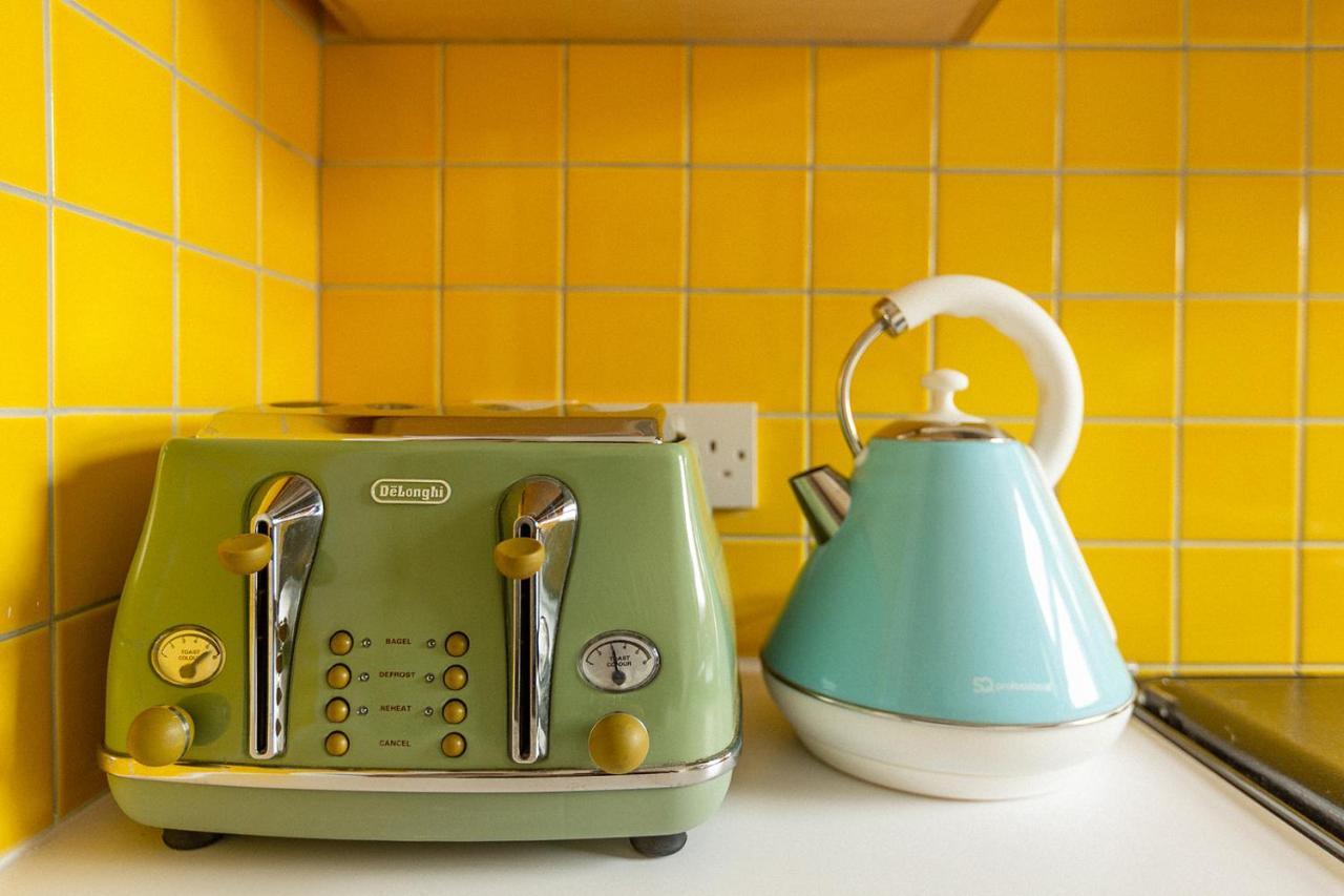 Appartamento Funky Flat In Margate'S Westbrook Bay Esterno foto
