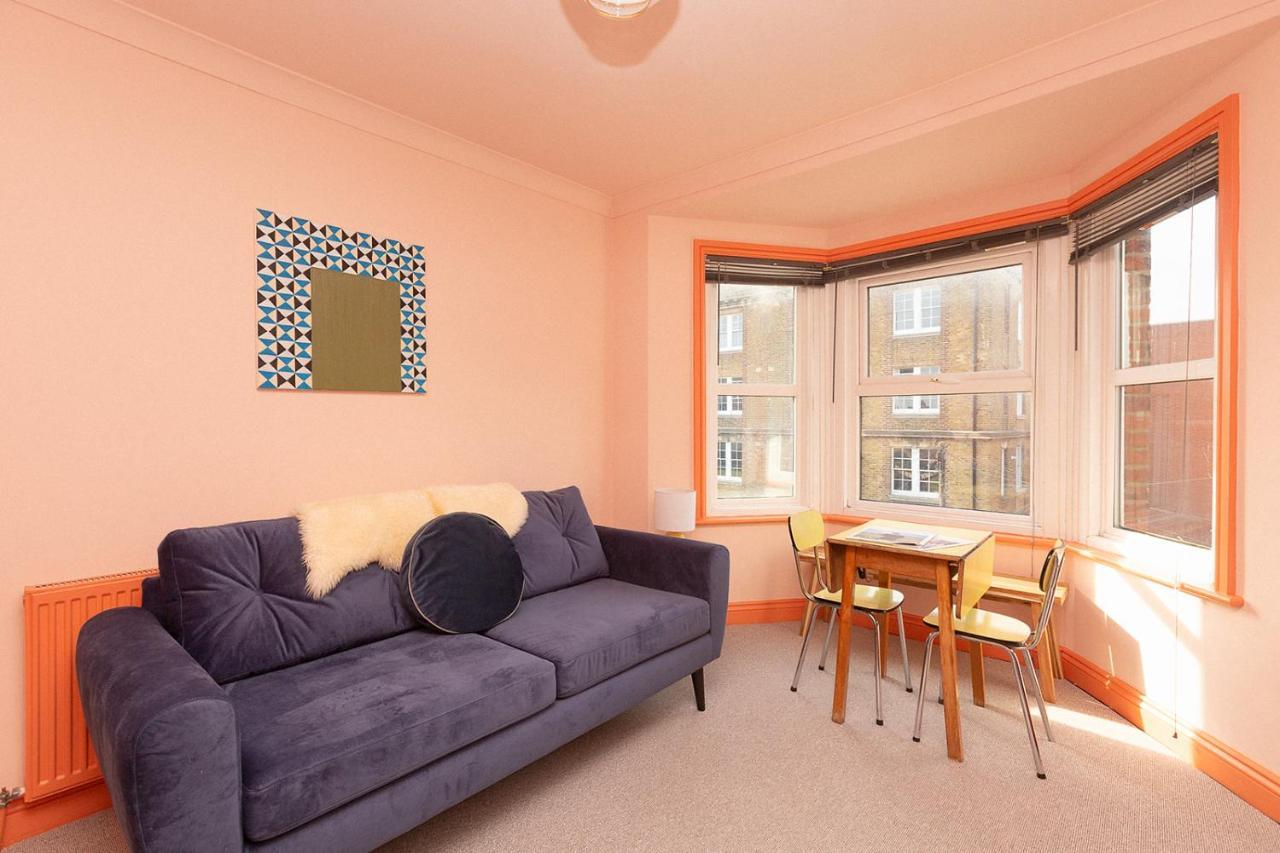 Appartamento Funky Flat In Margate'S Westbrook Bay Esterno foto