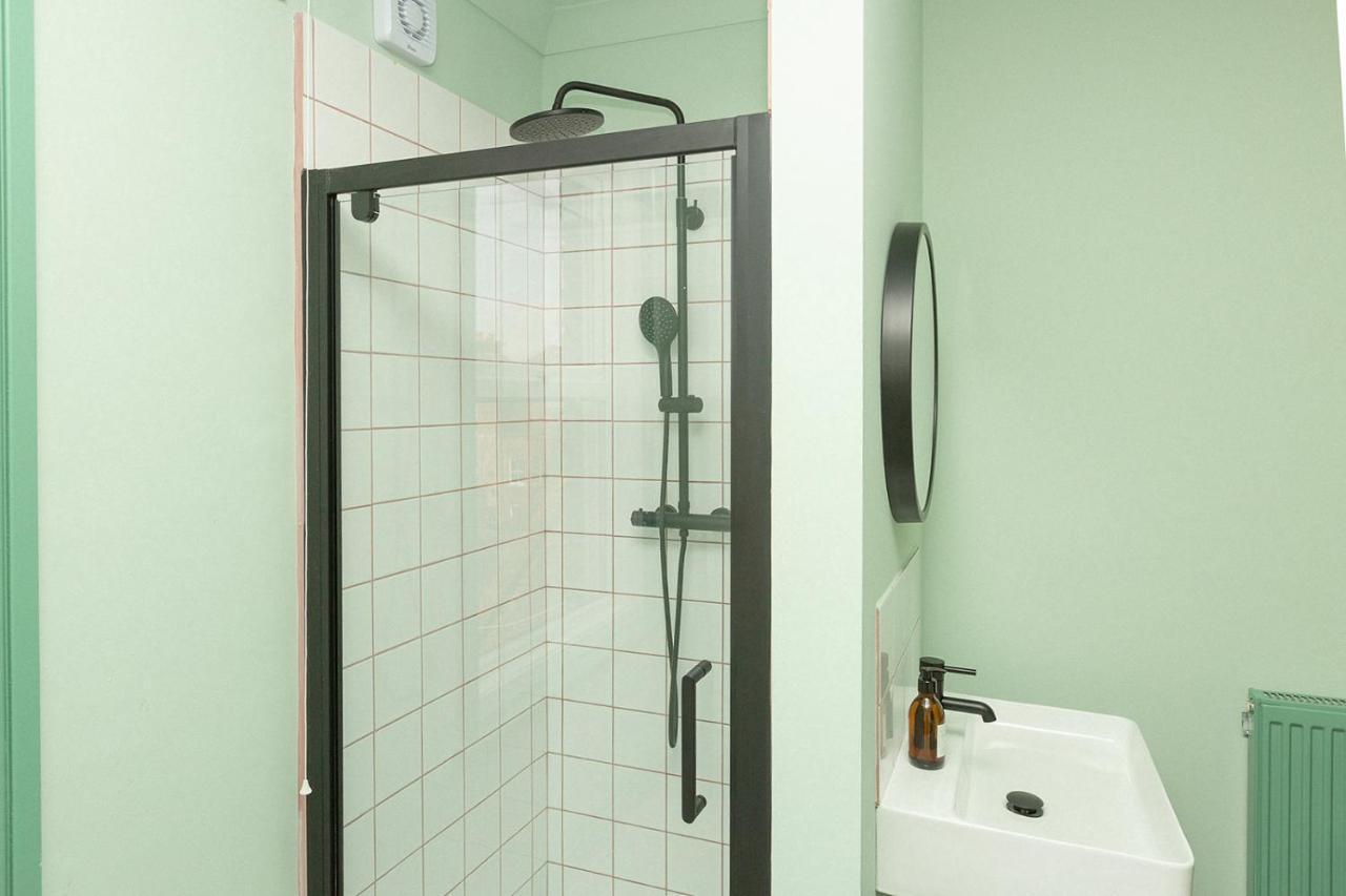 Appartamento Funky Flat In Margate'S Westbrook Bay Esterno foto