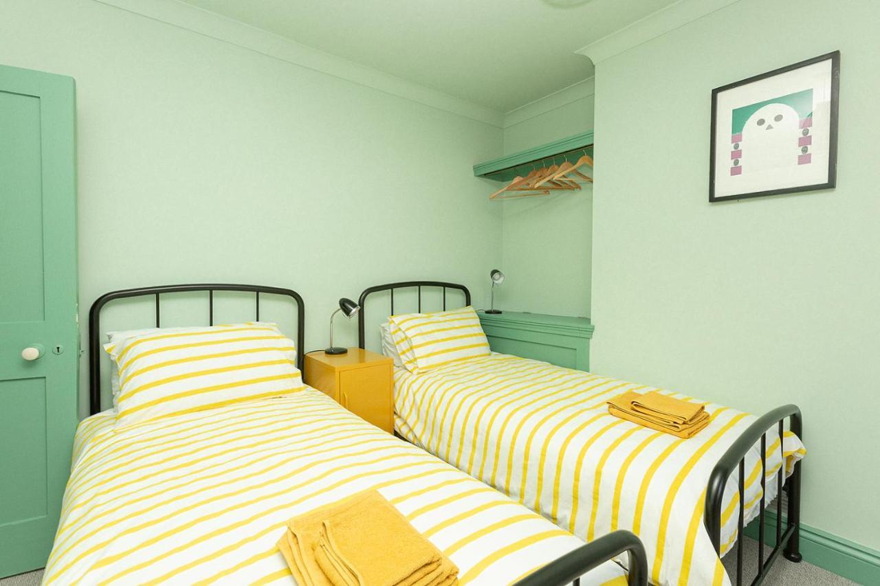 Appartamento Funky Flat In Margate'S Westbrook Bay Esterno foto