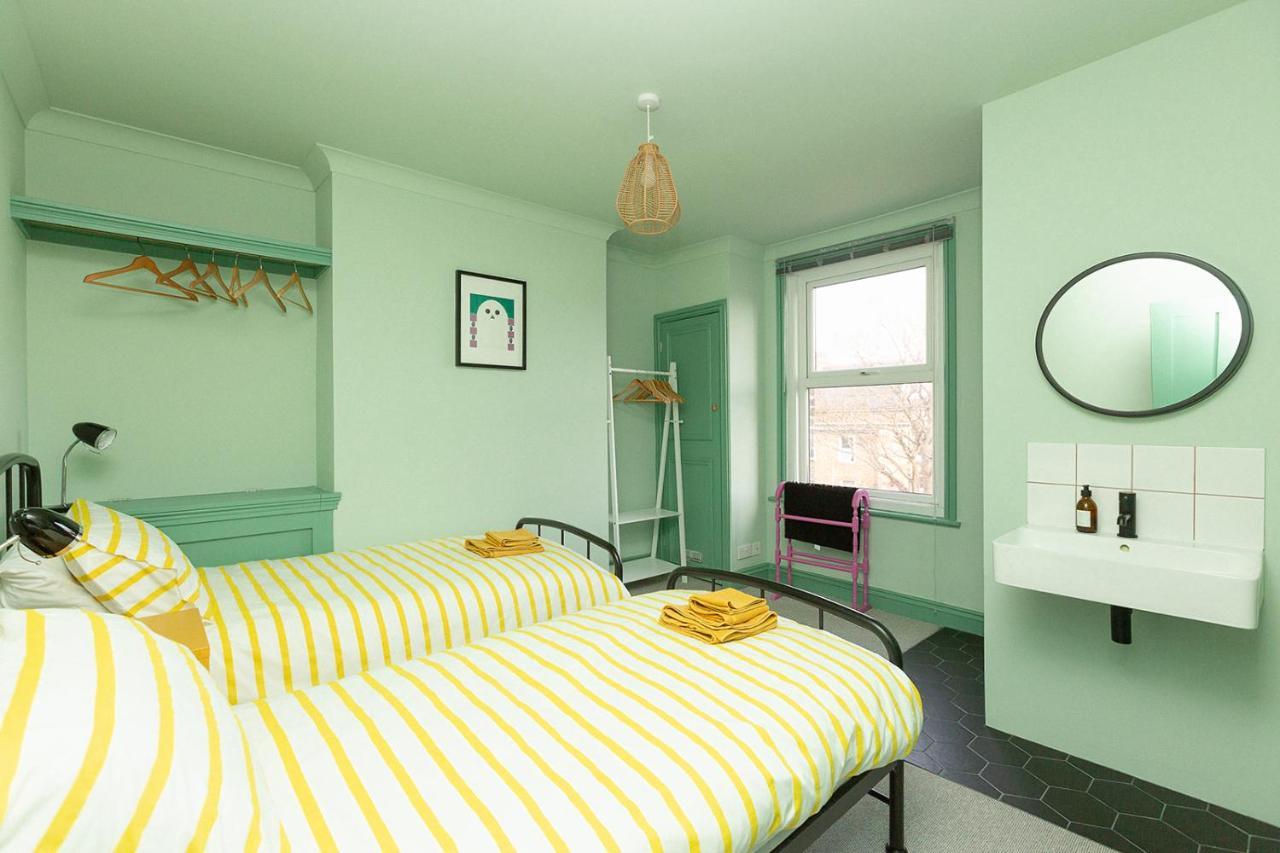 Appartamento Funky Flat In Margate'S Westbrook Bay Esterno foto