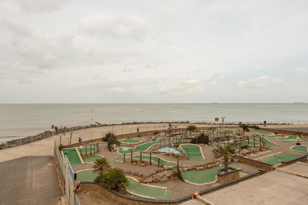 Appartamento Funky Flat In Margate'S Westbrook Bay Esterno foto